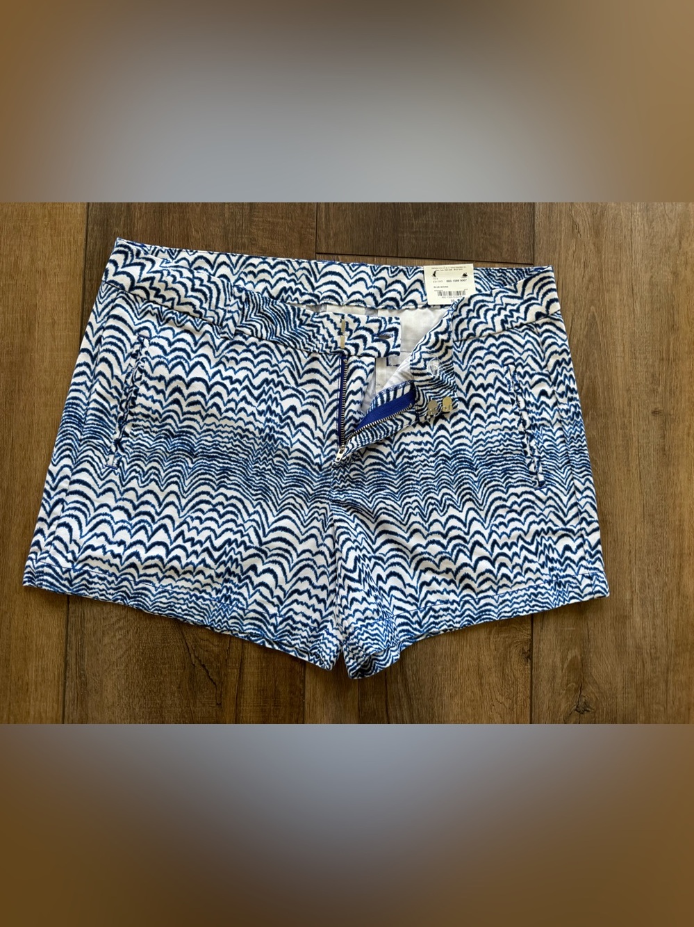 STYLUS White and Blue High Waist Women’s Shorts size 10 flat front nwt hi waist